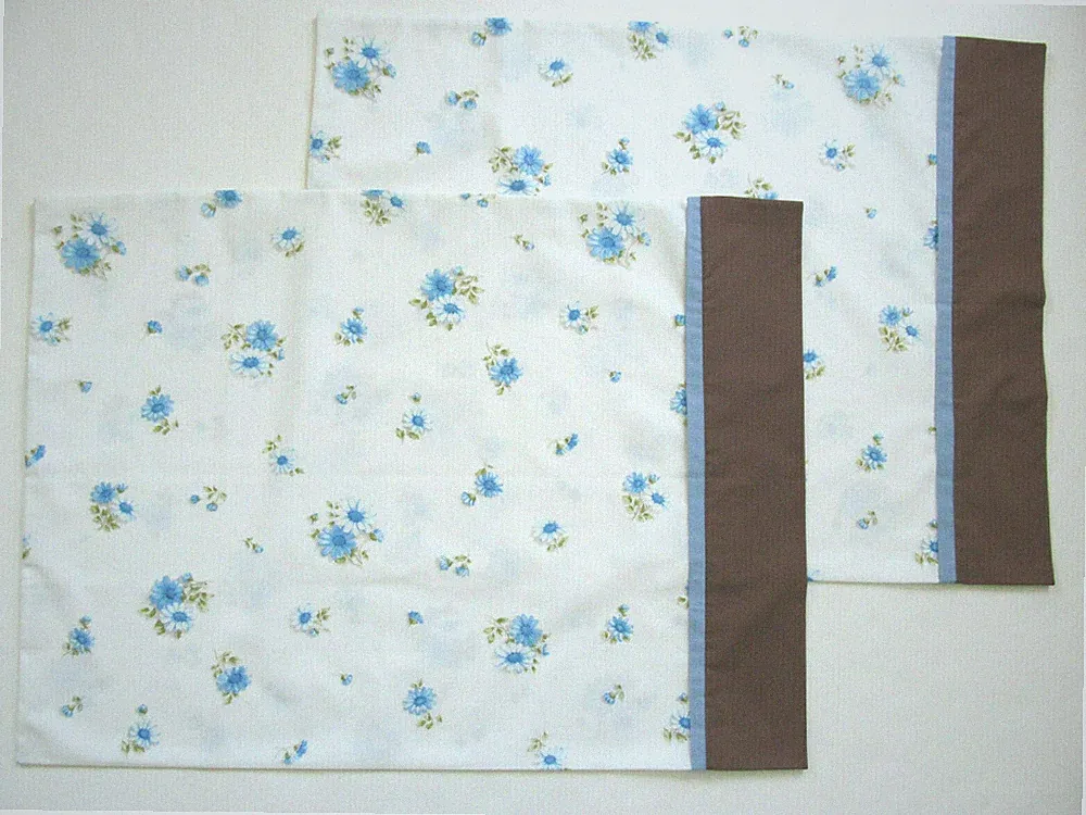 Pillow Case Pair Spring Summer Flower Blue Daisy Print Standard Vtg Bedding E